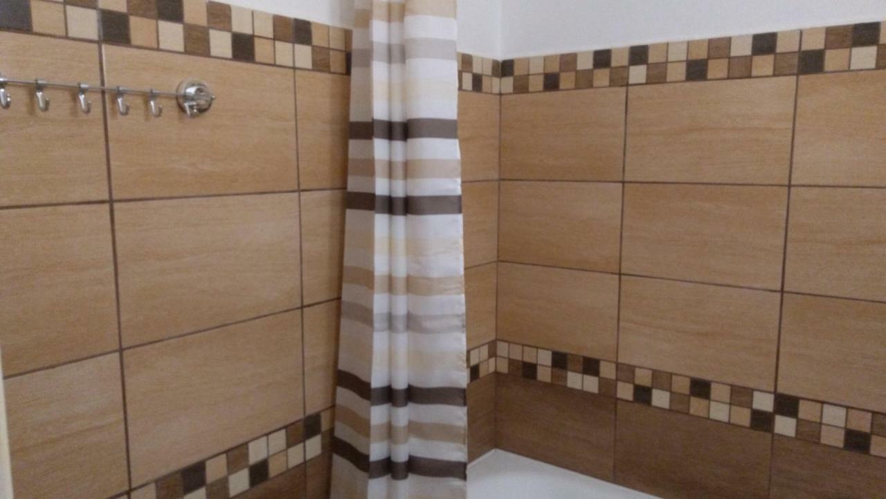 Gesztenyés Apartman Miskolc Extérieur photo