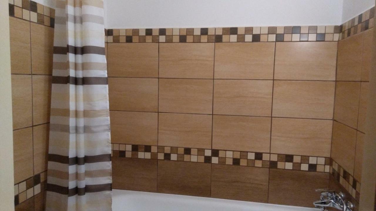 Gesztenyés Apartman Miskolc Extérieur photo